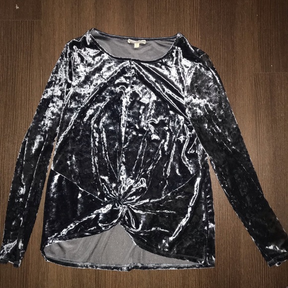 Midnight blue velvet top - Picture 1 of 2